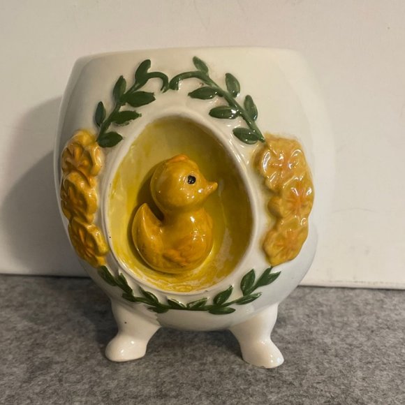 Ceramic Yellow Duck in Vase  # 841 - Picture 1 of 1